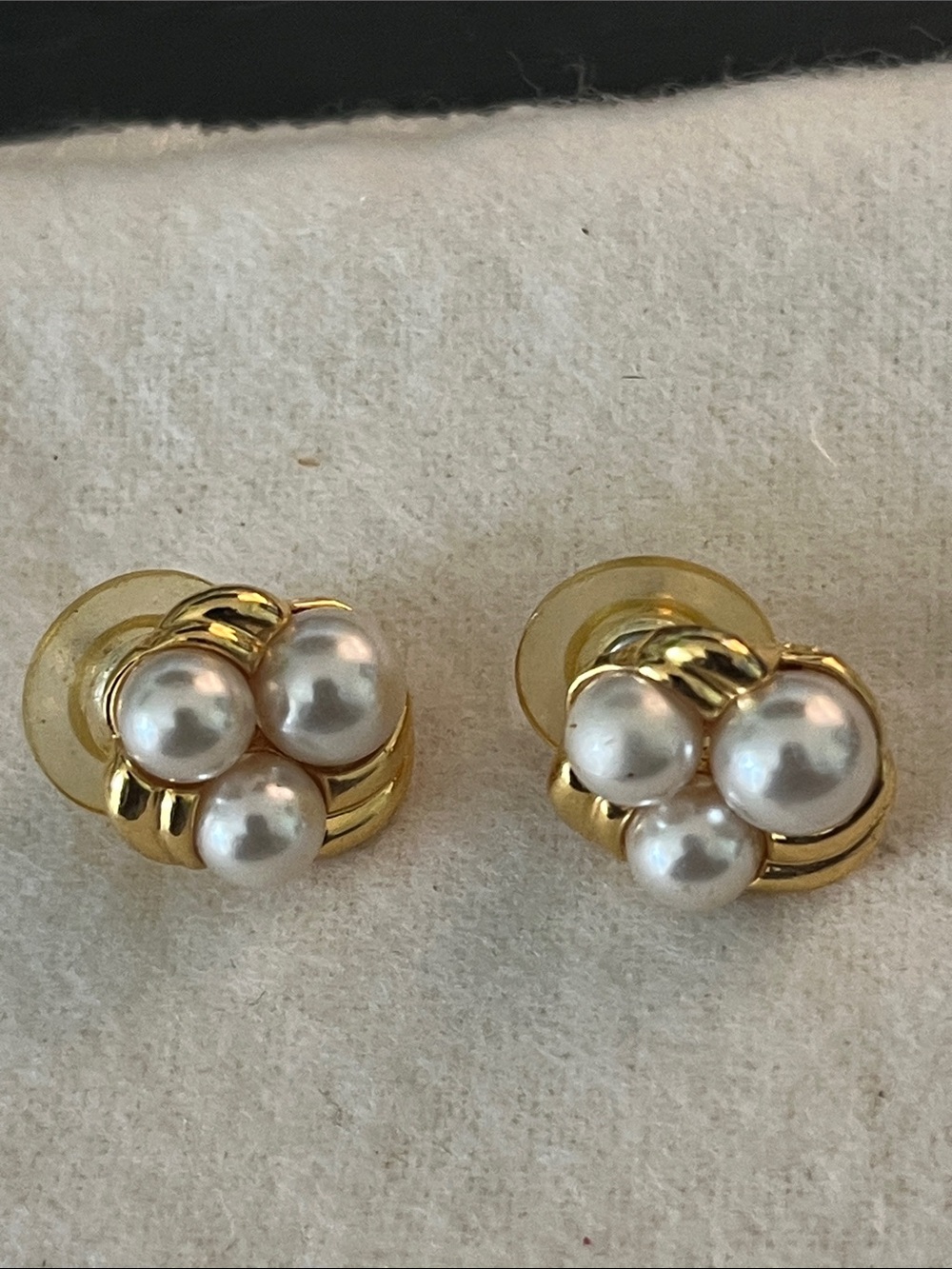 Source Unknown Gold Pearl Cluster Stud Earrings